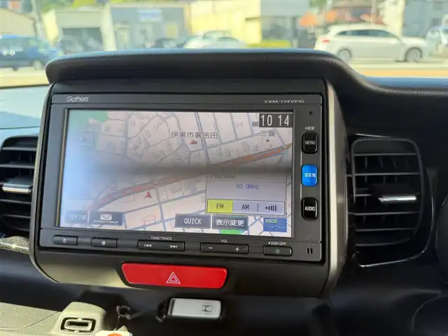 ホンダ Ｎ ＢＯＸ 2トーン カスタム ターボSSパッケージ 静岡県 2016(平28)年 3.2万km プレミアムホワイトパールⅡ 1オーナー・保証書/走行31503キロ（登録時）/シティブレーキアクティブシステム/純正インターナビ・地デジ/バックカメラ/ビルトインETC/Bluetoothオーディオ/ハーフレザーシート/前席シートヒーター/両側パワースライドドア/パドルシフト/クルーズコントロール/スマートキー×2/プッシュスタート/HIDヘッドライト/フォグランプ/ウィンカードアミラー/後席ロールサンシェード/純正15インチアルミホイール/WエアB＋サイドエアB/カーテンエアB/純正ドアバイザー/純正フロアマット/車両取説＋ナビ取説