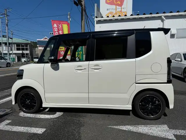 ホンダ Ｎ ＢＯＸ 2トーン カスタム ターボSSパッケージ 静岡県 2016(平28)年 3.2万km プレミアムホワイトパールⅡ 1オーナー・保証書/走行31503キロ（登録時）/シティブレーキアクティブシステム/純正インターナビ・地デジ/バックカメラ/ビルトインETC/Bluetoothオーディオ/ハーフレザーシート/前席シートヒーター/両側パワースライドドア/パドルシフト/クルーズコントロール/スマートキー×2/プッシュスタート/HIDヘッドライト/フォグランプ/ウィンカードアミラー/後席ロールサンシェード/純正15インチアルミホイール/WエアB＋サイドエアB/カーテンエアB/純正ドアバイザー/純正フロアマット/車両取説＋ナビ取説