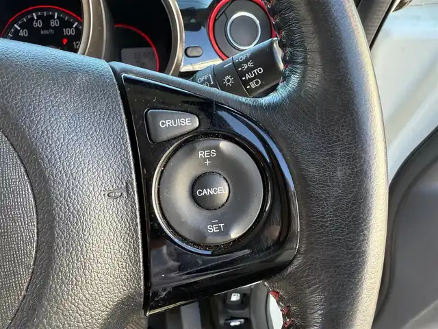 ホンダ Ｎ ＢＯＸ 2トーン カスタム ターボSSパッケージ 静岡県 2016(平28)年 3.2万km プレミアムホワイトパールⅡ 1オーナー・保証書/走行31503キロ（登録時）/シティブレーキアクティブシステム/純正インターナビ・地デジ/バックカメラ/ビルトインETC/Bluetoothオーディオ/ハーフレザーシート/前席シートヒーター/両側パワースライドドア/パドルシフト/クルーズコントロール/スマートキー×2/プッシュスタート/HIDヘッドライト/フォグランプ/ウィンカードアミラー/後席ロールサンシェード/純正15インチアルミホイール/WエアB＋サイドエアB/カーテンエアB/純正ドアバイザー/純正フロアマット/車両取説＋ナビ取説