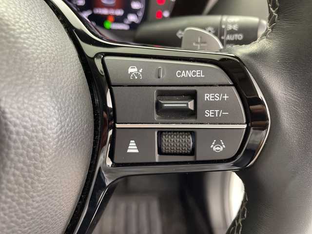 ホンダ ＺＲ－Ｖ ハイブリッド e:HEV Z 鹿児島県 2024(令6)年 3.4万km プラチナホワイトパール 禁煙車/純正ナビ/全方位カメラ/前後ドラレコ/ビルドインETC/BOSEプレミアムサウンド/ホンダセンシング/・衝突軽減ブレーキ/・誤発進抑制機能/・後方誤発進抑制機能/・近距離衝突軽減ブレーキ/・歩行者事故低減ステアリング/・路外逸脱抑制機能/・渋滞追従付アダプティブクルーズコントロール/・トラフィックアラート/・先行車発進のお知らせ/・オートハイビーム/・パーキングセンサー/BSM/ワイヤレス充電/シートヒーター/ステアリングヒーター/電動パーキング/オートホールド/パワーシート/パドルシフト/純正フロアマット/電動リアゲート