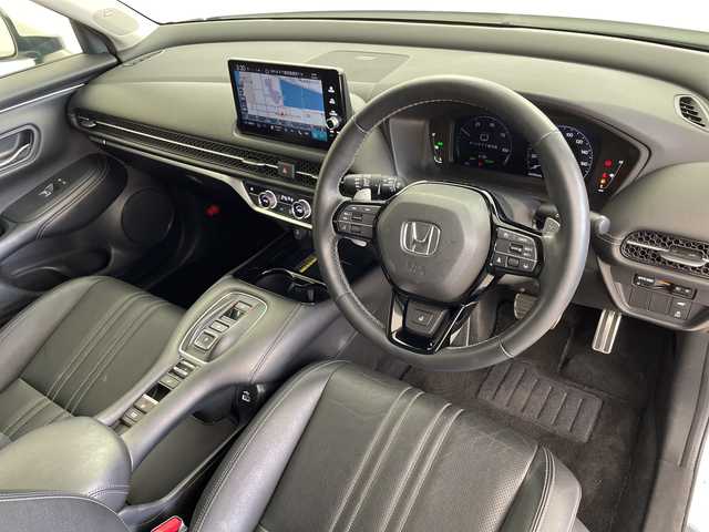 ホンダ ＺＲ－Ｖ ハイブリッド e:HEV Z 鹿児島県 2024(令6)年 3.4万km プラチナホワイトパール 禁煙車/純正ナビ/全方位カメラ/前後ドラレコ/ビルドインETC/BOSEプレミアムサウンド/ホンダセンシング/・衝突軽減ブレーキ/・誤発進抑制機能/・後方誤発進抑制機能/・近距離衝突軽減ブレーキ/・歩行者事故低減ステアリング/・路外逸脱抑制機能/・渋滞追従付アダプティブクルーズコントロール/・トラフィックアラート/・先行車発進のお知らせ/・オートハイビーム/・パーキングセンサー/BSM/ワイヤレス充電/シートヒーター/ステアリングヒーター/電動パーキング/オートホールド/パワーシート/パドルシフト/純正フロアマット/電動リアゲート