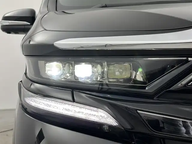 トヨタ ヴェルファイア ハイブリット Z プレミア 愛知県 2023(令5)年 1.6万km ブラック 純正14型ナビ（フルセグ、Bluetooth、AppleCarplay、HDMI）/純正13型フリップダウンモニター/全方位カメラ/サンルーフ/トヨタチームメイト/HUD/BSM/ユニバーサルステップ/100V電源/Qi充電/両側パワスラドア/パワーシート（D+N）/パワーバックドア/シートヒーター、エアシート（D+N)/ハンドルヒーター/パーキングアシスト/デジタルインナーミラー/ACC/前後ドラレコ/ETC2.0/衝突軽減ブレーキ/レーンキープアシスト/オートハイビーム/スマートキー/LEDヘッドライト/純正19インチAW/純正フロアマット