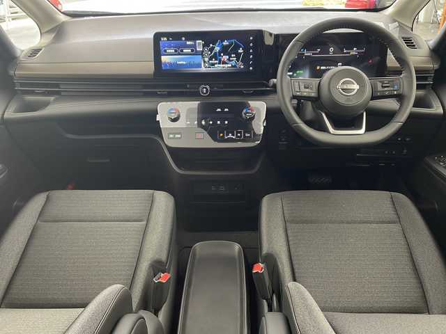 日産 セレナ e－パワー ハイウェイスター V 兵庫県 2025(令7)年 0.1千km プリズムホワイト ・登録済未使用車/・ヘッドランプ オートレベライザー/・アダプティブLEDヘッドライトシステム/・インテリジェントアラウンドビューモニター（移動物 検知機能付）/・インテリジェント ルームミラー/・アドバンスドドライブアシストディスプレイ/・統合型インターフェースディスプレイ/・ワイヤレス充電器/・車載通信ユニット/・ETC2.0ユニット（ビルトインタイプ）/・ドライブレコーダー（前後セット）/・プロパイロット（ナビリンク機能付）+プロパイロット緊急停止支援システム（SOSコール機能付）+SOSコール/・BSM/・純正12.3型ナビ＆フルセグ＆BT＆USB＆HDMI/・フロント、リアソナー/・両側パワースライドドア/・ハンズフリーパワースライドドア/・ステアリングリモコン/・オートホールド/・電子パーキング/・スマートキー/・スペアキー/・プッシュスタート/・純正１６インチアルミホイール/・エマージェンシーブレーキ/・ハンドル支援機能/・ふらつき警報/・先行車発進お知らせ/・標識検知機能/・後側方車両検知警報/・後側方衝突防止支援