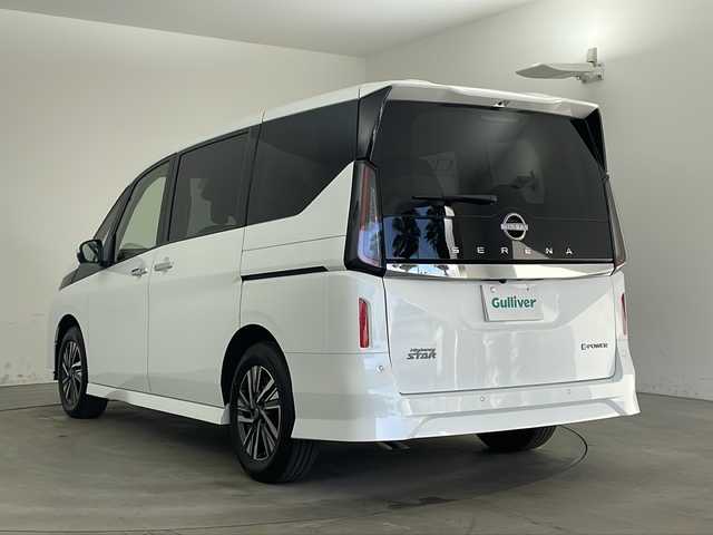 日産 セレナ e－パワー ハイウェイスター V 兵庫県 2025(令7)年 0.1千km プリズムホワイト ・登録済未使用車/・ヘッドランプ オートレベライザー/・アダプティブLEDヘッドライトシステム/・インテリジェントアラウンドビューモニター（移動物 検知機能付）/・インテリジェント ルームミラー/・アドバンスドドライブアシストディスプレイ/・統合型インターフェースディスプレイ/・ワイヤレス充電器/・車載通信ユニット/・ETC2.0ユニット（ビルトインタイプ）/・ドライブレコーダー（前後セット）/・プロパイロット（ナビリンク機能付）+プロパイロット緊急停止支援システム（SOSコール機能付）+SOSコール/・BSM/・純正12.3型ナビ＆フルセグ＆BT＆USB＆HDMI/・フロント、リアソナー/・両側パワースライドドア/・ハンズフリーパワースライドドア/・ステアリングリモコン/・オートホールド/・電子パーキング/・スマートキー/・スペアキー/・プッシュスタート/・純正１６インチアルミホイール/・エマージェンシーブレーキ/・ハンドル支援機能/・ふらつき警報/・先行車発進お知らせ/・標識検知機能/・後側方車両検知警報/・後側方衝突防止支援