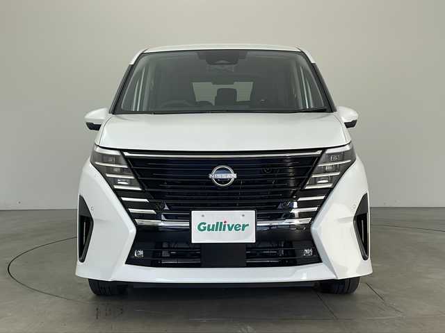 日産 セレナ e－パワー ハイウェイスター V 兵庫県 2025(令7)年 0.1千km プリズムホワイト ・登録済未使用車/・ヘッドランプ オートレベライザー/・アダプティブLEDヘッドライトシステム/・インテリジェントアラウンドビューモニター（移動物 検知機能付）/・インテリジェント ルームミラー/・アドバンスドドライブアシストディスプレイ/・統合型インターフェースディスプレイ/・ワイヤレス充電器/・車載通信ユニット/・ETC2.0ユニット（ビルトインタイプ）/・ドライブレコーダー（前後セット）/・プロパイロット（ナビリンク機能付）+プロパイロット緊急停止支援システム（SOSコール機能付）+SOSコール/・BSM/・純正12.3型ナビ＆フルセグ＆BT＆USB＆HDMI/・フロント、リアソナー/・両側パワースライドドア/・ハンズフリーパワースライドドア/・ステアリングリモコン/・オートホールド/・電子パーキング/・スマートキー/・スペアキー/・プッシュスタート/・純正１６インチアルミホイール/・エマージェンシーブレーキ/・ハンドル支援機能/・ふらつき警報/・先行車発進お知らせ/・標識検知機能/・後側方車両検知警報/・後側方衝突防止支援