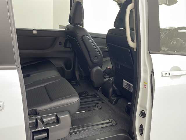 日産 セレナ e－パワー ハイウェイスター V 兵庫県 2025(令7)年 0.1千km プリズムホワイト ・登録済未使用車/・ヘッドランプ オートレベライザー/・アダプティブLEDヘッドライトシステム/・インテリジェントアラウンドビューモニター（移動物 検知機能付）/・インテリジェント ルームミラー/・アドバンスドドライブアシストディスプレイ/・統合型インターフェースディスプレイ/・ワイヤレス充電器/・車載通信ユニット/・ETC2.0ユニット（ビルトインタイプ）/・ドライブレコーダー（前後セット）/・プロパイロット（ナビリンク機能付）+プロパイロット緊急停止支援システム（SOSコール機能付）+SOSコール/・BSM/・純正12.3型ナビ＆フルセグ＆BT＆USB＆HDMI/・フロント、リアソナー/・両側パワースライドドア/・ハンズフリーパワースライドドア/・ステアリングリモコン/・オートホールド/・電子パーキング/・スマートキー/・スペアキー/・プッシュスタート/・純正１６インチアルミホイール/・エマージェンシーブレーキ/・ハンドル支援機能/・ふらつき警報/・先行車発進お知らせ/・標識検知機能/・後側方車両検知警報/・後側方衝突防止支援