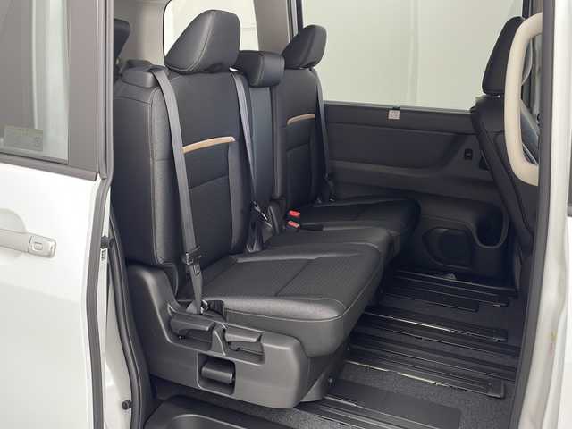 日産 セレナ e－パワー ハイウェイスター V 兵庫県 2025(令7)年 0.1千km プリズムホワイト ・登録済未使用車/・ヘッドランプ オートレベライザー/・アダプティブLEDヘッドライトシステム/・インテリジェントアラウンドビューモニター（移動物 検知機能付）/・インテリジェント ルームミラー/・アドバンスドドライブアシストディスプレイ/・統合型インターフェースディスプレイ/・ワイヤレス充電器/・車載通信ユニット/・ETC2.0ユニット（ビルトインタイプ）/・ドライブレコーダー（前後セット）/・プロパイロット（ナビリンク機能付）+プロパイロット緊急停止支援システム（SOSコール機能付）+SOSコール/・BSM/・純正12.3型ナビ＆フルセグ＆BT＆USB＆HDMI/・フロント、リアソナー/・両側パワースライドドア/・ハンズフリーパワースライドドア/・ステアリングリモコン/・オートホールド/・電子パーキング/・スマートキー/・スペアキー/・プッシュスタート/・純正１６インチアルミホイール/・エマージェンシーブレーキ/・ハンドル支援機能/・ふらつき警報/・先行車発進お知らせ/・標識検知機能/・後側方車両検知警報/・後側方衝突防止支援