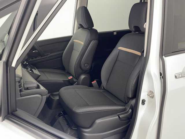 日産 セレナ e－パワー ハイウェイスター V 兵庫県 2025(令7)年 0.1千km プリズムホワイト ・登録済未使用車/・ヘッドランプ オートレベライザー/・アダプティブLEDヘッドライトシステム/・インテリジェントアラウンドビューモニター（移動物 検知機能付）/・インテリジェント ルームミラー/・アドバンスドドライブアシストディスプレイ/・統合型インターフェースディスプレイ/・ワイヤレス充電器/・車載通信ユニット/・ETC2.0ユニット（ビルトインタイプ）/・ドライブレコーダー（前後セット）/・プロパイロット（ナビリンク機能付）+プロパイロット緊急停止支援システム（SOSコール機能付）+SOSコール/・BSM/・純正12.3型ナビ＆フルセグ＆BT＆USB＆HDMI/・フロント、リアソナー/・両側パワースライドドア/・ハンズフリーパワースライドドア/・ステアリングリモコン/・オートホールド/・電子パーキング/・スマートキー/・スペアキー/・プッシュスタート/・純正１６インチアルミホイール/・エマージェンシーブレーキ/・ハンドル支援機能/・ふらつき警報/・先行車発進お知らせ/・標識検知機能/・後側方車両検知警報/・後側方衝突防止支援