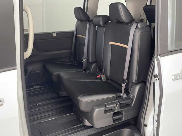 日産 セレナ e－パワー ハイウェイスター V 兵庫県 2025(令7)年 0.1千km プリズムホワイト ・登録済未使用車/・ヘッドランプ オートレベライザー/・アダプティブLEDヘッドライトシステム/・インテリジェントアラウンドビューモニター（移動物 検知機能付）/・インテリジェント ルームミラー/・アドバンスドドライブアシストディスプレイ/・統合型インターフェースディスプレイ/・ワイヤレス充電器/・車載通信ユニット/・ETC2.0ユニット（ビルトインタイプ）/・ドライブレコーダー（前後セット）/・プロパイロット（ナビリンク機能付）+プロパイロット緊急停止支援システム（SOSコール機能付）+SOSコール/・BSM/・純正12.3型ナビ＆フルセグ＆BT＆USB＆HDMI/・フロント、リアソナー/・両側パワースライドドア/・ハンズフリーパワースライドドア/・ステアリングリモコン/・オートホールド/・電子パーキング/・スマートキー/・スペアキー/・プッシュスタート/・純正１６インチアルミホイール/・エマージェンシーブレーキ/・ハンドル支援機能/・ふらつき警報/・先行車発進お知らせ/・標識検知機能/・後側方車両検知警報/・後側方衝突防止支援