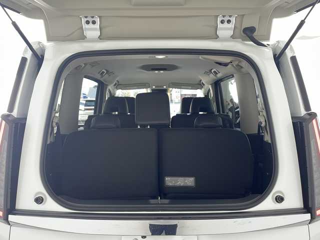 日産 セレナ e－パワー ハイウェイスター V 兵庫県 2025(令7)年 0.1千km プリズムホワイト ・登録済未使用車/・ヘッドランプ オートレベライザー/・アダプティブLEDヘッドライトシステム/・インテリジェントアラウンドビューモニター（移動物 検知機能付）/・インテリジェント ルームミラー/・アドバンスドドライブアシストディスプレイ/・統合型インターフェースディスプレイ/・ワイヤレス充電器/・車載通信ユニット/・ETC2.0ユニット（ビルトインタイプ）/・ドライブレコーダー（前後セット）/・プロパイロット（ナビリンク機能付）+プロパイロット緊急停止支援システム（SOSコール機能付）+SOSコール/・BSM/・純正12.3型ナビ＆フルセグ＆BT＆USB＆HDMI/・フロント、リアソナー/・両側パワースライドドア/・ハンズフリーパワースライドドア/・ステアリングリモコン/・オートホールド/・電子パーキング/・スマートキー/・スペアキー/・プッシュスタート/・純正１６インチアルミホイール/・エマージェンシーブレーキ/・ハンドル支援機能/・ふらつき警報/・先行車発進お知らせ/・標識検知機能/・後側方車両検知警報/・後側方衝突防止支援