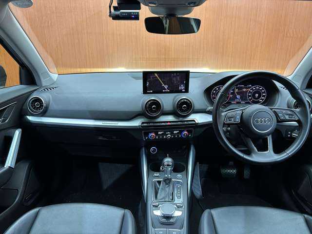 アウディ Ｑ２ 1.4TFSI シリンダーオンデマンドスポーツ 千葉県 2018(平30)年 4万km ミトスブラックメタリック パノラマSR /B＆O音響　/革シート　/バーチャルコックピット　/アシスタンスパッケージ　/ACC　/ナビ　/TV　/Bカメラ　/Bluetooth接続　/電動シート　/シートヒーター　/LEDヘッドライト　/衝突軽減B　/サイドアシスト　/ドラレコ　/ETC