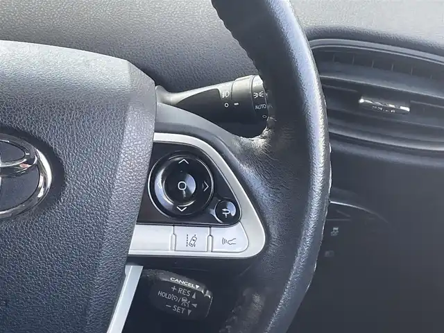 トヨタ プリウス S 埼玉県 2016(平28)年 14.6万km アティチュードブラックマイカ (株)IDOMが運営する【じしゃロン川越店】の自社ローン専用車両になります。こちらは現金またはオートローンご利用時の価格です。自社ローンご希望の方は別途その旨お申付け下さい/社外９インチナビ/Ｂカメラ/フルセグ/Ｂｌｕｅｔｏｏｔｈ/プリクラッシュセーフティ/レーダークルーズコントロール/レーンキープアシスト/オートハイビーム/ＬＥＤ/フォグライト/車高調/ＥＴＣ/スマートキー/プッシュスタート