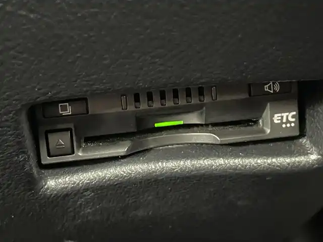 トヨタ シエンタ ハイブリッド G クエロ 千葉県 2019(平31)年 4.7万km ホワイトパールクリスタルシャイン 衝突軽減ブレーキ/全方位カメラ/両側パワースライドドア/純正９インチナビ/フルセグＴＶ/Ｂｌｕｅｔｏｏｔｈ/ＥＴＣ/ＬＥＤヘッドライト/オートライト/プッシュスタート/スマートキー