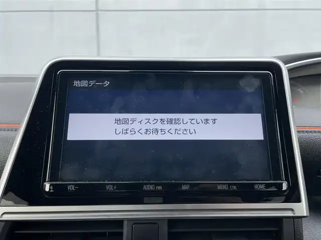 トヨタ シエンタ ハイブリッド G クエロ 千葉県 2019(平31)年 4.7万km ホワイトパールクリスタルシャイン 衝突軽減ブレーキ/全方位カメラ/両側パワースライドドア/純正９インチナビ/フルセグＴＶ/Ｂｌｕｅｔｏｏｔｈ/ＥＴＣ/ＬＥＤヘッドライト/オートライト/プッシュスタート/スマートキー