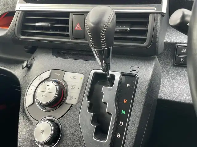 トヨタ シエンタ ハイブリッド G クエロ 千葉県 2019(平31)年 4.7万km ホワイトパールクリスタルシャイン 衝突軽減ブレーキ/全方位カメラ/両側パワースライドドア/純正９インチナビ/フルセグＴＶ/Ｂｌｕｅｔｏｏｔｈ/ＥＴＣ/ＬＥＤヘッドライト/オートライト/プッシュスタート/スマートキー