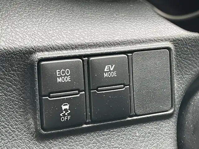 トヨタ シエンタ ハイブリッド G クエロ 千葉県 2019(平31)年 4.7万km ホワイトパールクリスタルシャイン 衝突軽減ブレーキ/全方位カメラ/両側パワースライドドア/純正９インチナビ/フルセグＴＶ/Ｂｌｕｅｔｏｏｔｈ/ＥＴＣ/ＬＥＤヘッドライト/オートライト/プッシュスタート/スマートキー