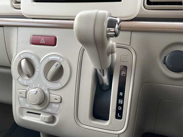 スズキ ラパン S 道北・旭川 2018(平30)年 3.7万km シフォンアイボリーメタリック /4WD//禁煙車//ワンオーナー//純正メモリナビ//CD/DVD/SD/MSV/USB/BT/フルセグ//全方位カメラ//衝突軽減ブレーキ//アイドリングストップ//横滑り防止//シートヒーター//ミラーヒーター//オートライト//HIDヘッドライト//プッシュスタート//純正フロアマット//純正ホイール付き冬タイヤ積み込み