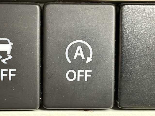 スズキ ラパン S 道北・旭川 2018(平30)年 3.7万km シフォンアイボリーメタリック /4WD//禁煙車//ワンオーナー//純正メモリナビ//CD/DVD/SD/MSV/USB/BT/フルセグ//全方位カメラ//衝突軽減ブレーキ//アイドリングストップ//横滑り防止//シートヒーター//ミラーヒーター//オートライト//HIDヘッドライト//プッシュスタート//純正フロアマット//純正ホイール付き冬タイヤ積み込み