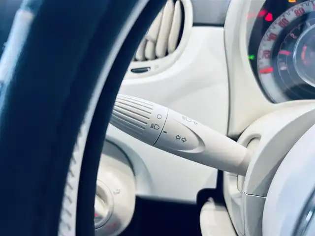 フィアット ５００ 1．2 ポップ 大阪府 2020(令2)年 4.6万km ボサノバホワイト 純正ディスプレイオーディオ/applecarplay/純正フロアマット/USB/Bluetooth/ハーフレザー/リモコンキー/14インチホイール/アイドリングストップ/盗難防止