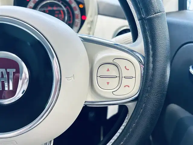 フィアット ５００ 1．2 ポップ 大阪府 2020(令2)年 4.6万km ボサノバホワイト 純正ディスプレイオーディオ/applecarplay/純正フロアマット/USB/Bluetooth/ハーフレザー/リモコンキー/14インチホイール/アイドリングストップ/盗難防止