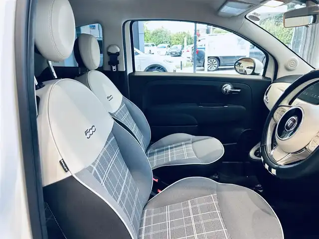 フィアット ５００ 1．2 ポップ 大阪府 2020(令2)年 4.6万km ボサノバホワイト 純正ディスプレイオーディオ/applecarplay/純正フロアマット/USB/Bluetooth/ハーフレザー/リモコンキー/14インチホイール/アイドリングストップ/盗難防止