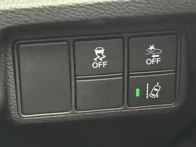 ホンダ シビック セダン ホンダセンシング 愛知県 2017(平29)年 4.3万km ホワイトオーキッドパール 純正ナビ（フルセグ、CD、DVD、Bluetooth）/ＥＴＣ/Ｂカメラ/ＡＣＣ/ドラレコ前/衝突軽減ブレーキ/レーンキープアシスト/シートヒーター/本革シート/パワーシート/オートハイビーム/ＬＥＤライト/スマートキー/純正フロアマット/純正17インチAW/フォグライト