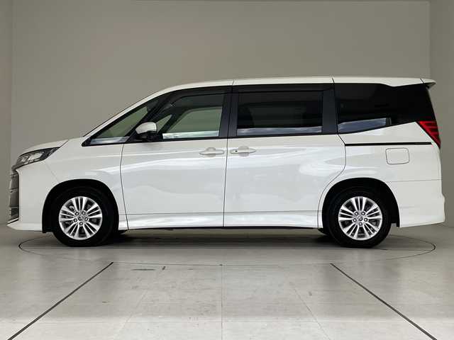 トヨタ ノア S－G 愛知県 2022(令4)年 3万km ホワイトパールクリスタルシャイン トヨタセーフティセンス/純正10.5型ディスプレイオーディオナビ/フリップダウンモニター/両側パワースライドドア/バックカメラ/レーダークルーズコントロール/シートヒーター/コーナーセンサー/純正アルミホイール/ETC2.0/ブラインドスポットモニター/LEDヘッドライト/リアオートエアコン/レーンキープアシスト/衝突軽減システム/フルセグ/CD DVD/Bluetooth/ドライブレコーダー/ステアリングスイッチ/スマートキー/プッシュスタート