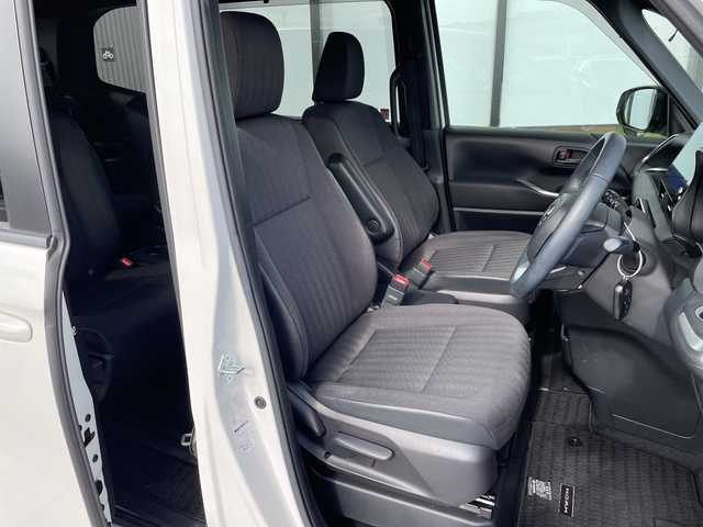 トヨタ ノア S－G 愛知県 2022(令4)年 3万km ホワイトパールクリスタルシャイン トヨタセーフティセンス/純正10.5型ディスプレイオーディオナビ/フリップダウンモニター/両側パワースライドドア/バックカメラ/レーダークルーズコントロール/シートヒーター/コーナーセンサー/純正アルミホイール/ETC2.0/ブラインドスポットモニター/LEDヘッドライト/リアオートエアコン/レーンキープアシスト/衝突軽減システム/フルセグ/CD DVD/Bluetooth/ドライブレコーダー/ステアリングスイッチ/スマートキー/プッシュスタート