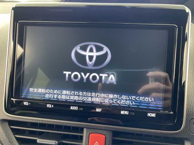 トヨタ エスクァイア ハイブリッド Gi 岐阜県 2019(平31)年 6万km ブラック 純正９インチナビ(NSZT-Y68T)　/フルセグTV　/Bluetooth/両側パワースライドドア　/クルーズコントロール　/シートヒーター　/純正フロアマット　/純正アルミホイール　/セーフティセンス　/オートライト　/ＬＥＤヘッドライト　/スマートキー/オートライト/バックカメラ/ビルトインETC/WAC/シートヒーター/ハンドルヒーター/エンジンスタートボタン/USB入力端子/パワーステアリング/パワーウィンドウ