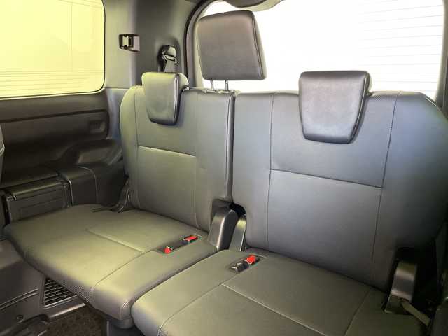 トヨタ エスクァイア ハイブリッド Gi 岐阜県 2019(平31)年 6万km ブラック 純正９インチナビ(NSZT-Y68T)　/フルセグTV　/Bluetooth/両側パワースライドドア　/クルーズコントロール　/シートヒーター　/純正フロアマット　/純正アルミホイール　/セーフティセンス　/オートライト　/ＬＥＤヘッドライト　/スマートキー/オートライト/バックカメラ/ビルトインETC/WAC/シートヒーター/ハンドルヒーター/エンジンスタートボタン/USB入力端子/パワーステアリング/パワーウィンドウ