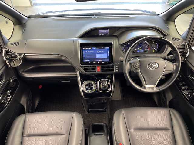 トヨタ エスクァイア ハイブリッド Gi 岐阜県 2019(平31)年 6万km ブラック 純正９インチナビ(NSZT-Y68T)　/フルセグTV　/Bluetooth/両側パワースライドドア　/クルーズコントロール　/シートヒーター　/純正フロアマット　/純正アルミホイール　/セーフティセンス　/オートライト　/ＬＥＤヘッドライト　/スマートキー/オートライト/バックカメラ/ビルトインETC/WAC/シートヒーター/ハンドルヒーター/エンジンスタートボタン/USB入力端子/パワーステアリング/パワーウィンドウ