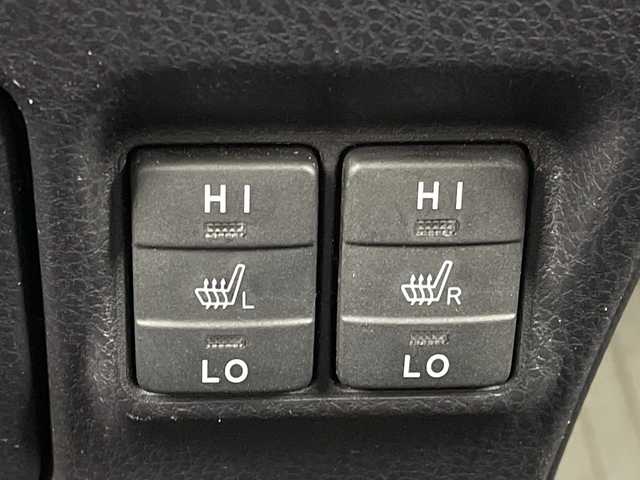 トヨタ エスクァイア ハイブリッド Gi 岐阜県 2019(平31)年 6万km ブラック 純正９インチナビ(NSZT-Y68T)　/フルセグTV　/Bluetooth/両側パワースライドドア　/クルーズコントロール　/シートヒーター　/純正フロアマット　/純正アルミホイール　/セーフティセンス　/オートライト　/ＬＥＤヘッドライト　/スマートキー/オートライト/バックカメラ/ビルトインETC/WAC/シートヒーター/ハンドルヒーター/エンジンスタートボタン/USB入力端子/パワーステアリング/パワーウィンドウ