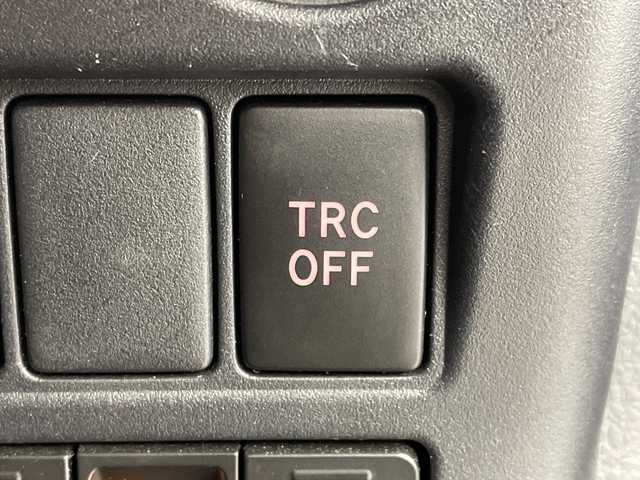 トヨタ エスクァイア ハイブリッド Gi 岐阜県 2019(平31)年 6万km ブラック 純正９インチナビ(NSZT-Y68T)　/フルセグTV　/Bluetooth/両側パワースライドドア　/クルーズコントロール　/シートヒーター　/純正フロアマット　/純正アルミホイール　/セーフティセンス　/オートライト　/ＬＥＤヘッドライト　/スマートキー/オートライト/バックカメラ/ビルトインETC/WAC/シートヒーター/ハンドルヒーター/エンジンスタートボタン/USB入力端子/パワーステアリング/パワーウィンドウ