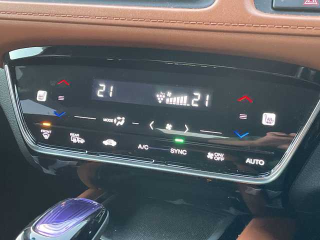 ホンダ ヴェゼル ハイブリッド Z ホンダセンシング 新潟県 2016(平28)年 9.1万km ルーセブラックM 4WD/純正SDナビ(VXM-164VFi)/CD/DVD/BT/フルセグテレビ/バックカメラ/ETC/衝突被害軽減ブレーキ/レーンキープアシスト/レーダークルーズコントロール/半革シート/シートヒーター/パドルシフト/ステアリングスイッチ/スマートキー/プッシュスタート/LEDヘッドライト/オートライト/フォグランプ/純正17インチアルミホイール