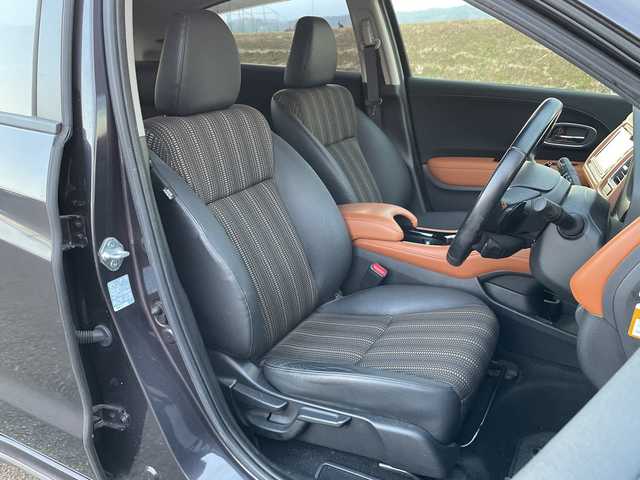 ホンダ ヴェゼル ハイブリッド Z ホンダセンシング 新潟県 2016(平28)年 9.1万km ルーセブラックM 4WD/純正SDナビ(VXM-164VFi)/CD/DVD/BT/フルセグテレビ/バックカメラ/ETC/衝突被害軽減ブレーキ/レーンキープアシスト/レーダークルーズコントロール/半革シート/シートヒーター/パドルシフト/ステアリングスイッチ/スマートキー/プッシュスタート/LEDヘッドライト/オートライト/フォグランプ/純正17インチアルミホイール