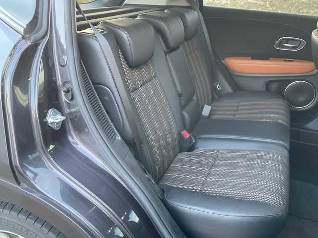 ホンダ ヴェゼル ハイブリッド Z ホンダセンシング 新潟県 2016(平28)年 9.1万km ルーセブラックM 4WD/純正SDナビ(VXM-164VFi)/CD/DVD/BT/フルセグテレビ/バックカメラ/ETC/衝突被害軽減ブレーキ/レーンキープアシスト/レーダークルーズコントロール/半革シート/シートヒーター/パドルシフト/ステアリングスイッチ/スマートキー/プッシュスタート/LEDヘッドライト/オートライト/フォグランプ/純正17インチアルミホイール