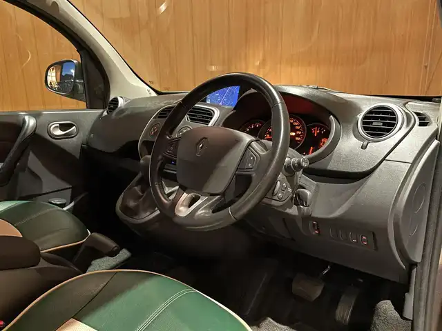 ルノー カングー ゼン 愛知県 2018(平30)年 3.9万km マロンショコラM 社外メモリナビ/フルセグTV /CD/DVD再生/Bluetooth/エコモード/ヘッドライトレベライザー/アイドリングストップ/キーレス/両側スライドドア/純正フロアマット/レザー調シートカバー/クルーズコントロール/ETC