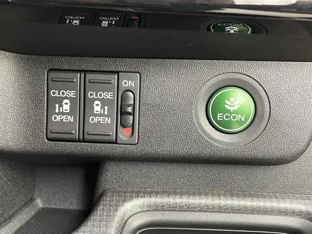 ホンダ ステップワゴン スパーダ ホンダセンシング 埼玉県 2017(平29)年 3.1万km プレミアムスパークルブラックパール 純正9インチナビ/ CD DVD 地デジ Bluetooth/バックカメラ/フリップダウンモニター/ホンダセンシング/アダプティブクローズコントロール/レーンキープアシスト/ビルトインETC/ドライブレコーダー/両側パワースライドドア/わくわくゲート/スマートキーシステム/純正LEDヘッドライト