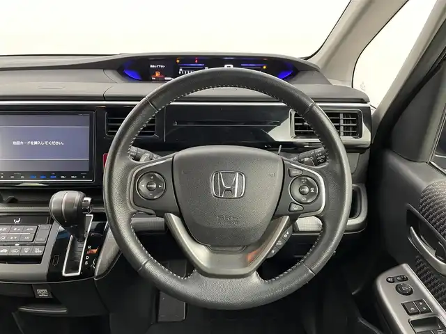 ホンダ ステップワゴン スパーダ ホンダセンシング 埼玉県 2017(平29)年 3.1万km プレミアムスパークルブラックパール 純正9インチナビ/ CD DVD 地デジ Bluetooth/バックカメラ/フリップダウンモニター/ホンダセンシング/アダプティブクローズコントロール/レーンキープアシスト/ビルトインETC/ドライブレコーダー/両側パワースライドドア/わくわくゲート/スマートキーシステム/純正LEDヘッドライト