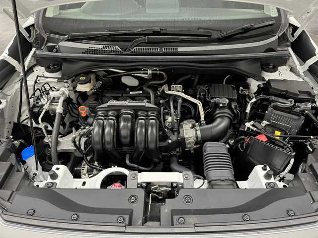 ホンダ ＷＲ－Ｖ Z+ 三重県 2024(令6)年 0.1万km未満 プラチナホワイトパール ガソリン/FF/CVT/登録済未使用車（登録時走行20km）　/純正9型ナビ LXM-242ZFNi/・（FM/AM/TV/CarPlay/AndroidAuto/Bluetooth/交通情報）　/バックカメラ　/Honda SENSING　/・CMBS　衝突軽減ブレーキ　/・ACC　アダプティブクルーズ　/・LKAS　車線維持支援システム　/・前後パーキングセンサーシステム　/・路外逸脱抑制機能　/・標識認識機能　/・オートハイビーム機能　/・先行車発進お知らせ機能　/装備/・ルーフレール　/・ハーフレザーシート　/・オートエアコン/・オートライト/・LED ヘッドライト＋フロントフォグライト/・パドルシフト　/・純正17inAW　/・保/取/ナビ取　/・スマートキーx2/DN登録時走行20km　