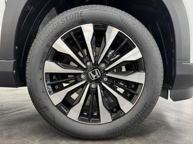 ホンダ ＷＲ－Ｖ Z+ 三重県 2024(令6)年 0.1万km未満 プラチナホワイトパール ガソリン/FF/CVT/登録済未使用車（登録時走行20km）　/純正9型ナビ LXM-242ZFNi/・（FM/AM/TV/CarPlay/AndroidAuto/Bluetooth/交通情報）　/バックカメラ　/Honda SENSING　/・CMBS　衝突軽減ブレーキ　/・ACC　アダプティブクルーズ　/・LKAS　車線維持支援システム　/・前後パーキングセンサーシステム　/・路外逸脱抑制機能　/・標識認識機能　/・オートハイビーム機能　/・先行車発進お知らせ機能　/装備/・ルーフレール　/・ハーフレザーシート　/・オートエアコン/・オートライト/・LED ヘッドライト＋フロントフォグライト/・パドルシフト　/・純正17inAW　/・保/取/ナビ取　/・スマートキーx2/DN登録時走行20km　
