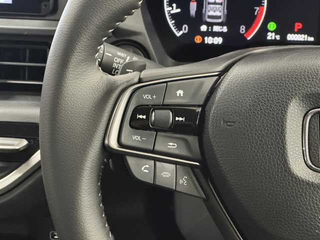 ホンダ ＷＲ－Ｖ Z+ 三重県 2024(令6)年 0.1万km未満 プラチナホワイトパール ガソリン/FF/CVT/登録済未使用車（登録時走行20km）　/純正9型ナビ LXM-242ZFNi/・（FM/AM/TV/CarPlay/AndroidAuto/Bluetooth/交通情報）　/バックカメラ　/Honda SENSING　/・CMBS　衝突軽減ブレーキ　/・ACC　アダプティブクルーズ　/・LKAS　車線維持支援システム　/・前後パーキングセンサーシステム　/・路外逸脱抑制機能　/・標識認識機能　/・オートハイビーム機能　/・先行車発進お知らせ機能　/装備/・ルーフレール　/・ハーフレザーシート　/・オートエアコン/・オートライト/・LED ヘッドライト＋フロントフォグライト/・パドルシフト　/・純正17inAW　/・保/取/ナビ取　/・スマートキーx2/DN登録時走行20km　