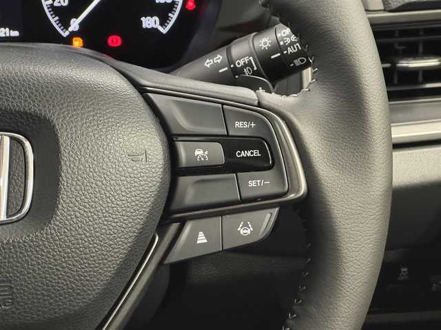 ホンダ ＷＲ－Ｖ Z+ 三重県 2024(令6)年 0.1万km未満 プラチナホワイトパール ガソリン/FF/CVT/登録済未使用車（登録時走行20km）　/純正9型ナビ LXM-242ZFNi/・（FM/AM/TV/CarPlay/AndroidAuto/Bluetooth/交通情報）　/バックカメラ　/Honda SENSING　/・CMBS　衝突軽減ブレーキ　/・ACC　アダプティブクルーズ　/・LKAS　車線維持支援システム　/・前後パーキングセンサーシステム　/・路外逸脱抑制機能　/・標識認識機能　/・オートハイビーム機能　/・先行車発進お知らせ機能　/装備/・ルーフレール　/・ハーフレザーシート　/・オートエアコン/・オートライト/・LED ヘッドライト＋フロントフォグライト/・パドルシフト　/・純正17inAW　/・保/取/ナビ取　/・スマートキーx2/DN登録時走行20km　