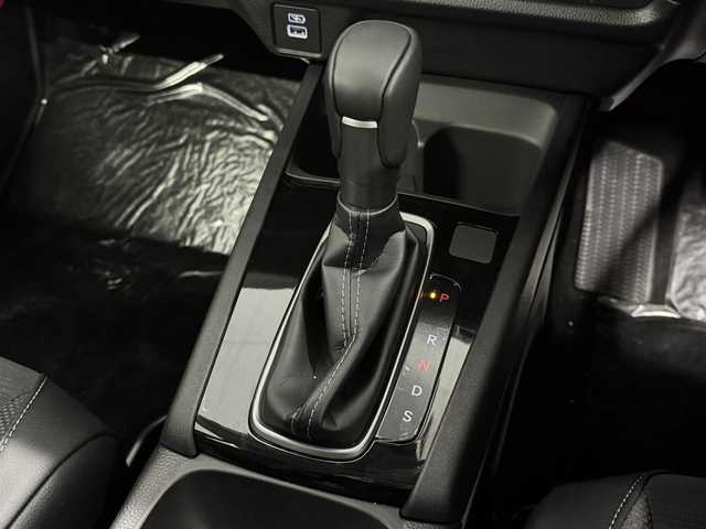 ホンダ ＷＲ－Ｖ Z+ 三重県 2024(令6)年 0.1万km未満 プラチナホワイトパール ガソリン/FF/CVT/登録済未使用車（登録時走行20km）　/純正9型ナビ LXM-242ZFNi/・（FM/AM/TV/CarPlay/AndroidAuto/Bluetooth/交通情報）　/バックカメラ　/Honda SENSING　/・CMBS　衝突軽減ブレーキ　/・ACC　アダプティブクルーズ　/・LKAS　車線維持支援システム　/・前後パーキングセンサーシステム　/・路外逸脱抑制機能　/・標識認識機能　/・オートハイビーム機能　/・先行車発進お知らせ機能　/装備/・ルーフレール　/・ハーフレザーシート　/・オートエアコン/・オートライト/・LED ヘッドライト＋フロントフォグライト/・パドルシフト　/・純正17inAW　/・保/取/ナビ取　/・スマートキーx2/DN登録時走行20km　