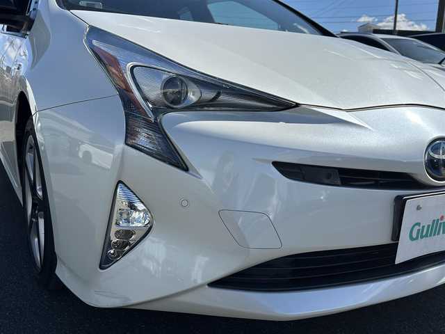 トヨタ プリウス Sセーフティプラス 茨城県 2018(平30)年 1.6万km アティチュードブラックマイカ/ホワイトパールクリスタルシャイン 純正ナビ/【AM・FM・CD・DVD・TV・SD・BT】/パーキングアシスト/レーダークルコン/ETC/Bカメラ/前方ドラレコ/前後コーナーセンサー/ステリモ/フロアマット/純正アルミホイール/電格ミラー/ウインカーミラー/ドアバイザー/オートライト/オートハイビーム/Fフォグ/LEDライト