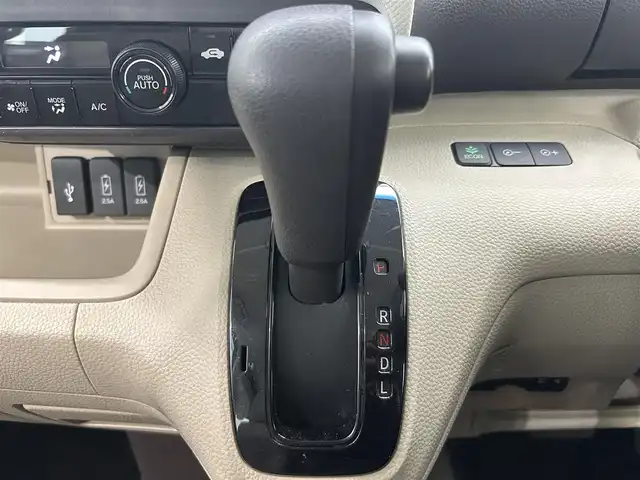 ホンダ Ｎ ＢＯＸ G L ホンダセンシング 鹿児島県 2019(平31)年 6.7万km ルナシルバーM 純正7インチナビ（VXM-194VFi）/バックカメラ/片側パワースライドドア/ホンダセンシング/アダプティブクルーズコントロール/レーンキープアシスト/前方ドライブレコーダー/ビルトインETC/フルセグTV/オートライト/アイドリングストップ/横滑り防止装置/盗難防止装置/LEDヘッドライト/純正フロアマット