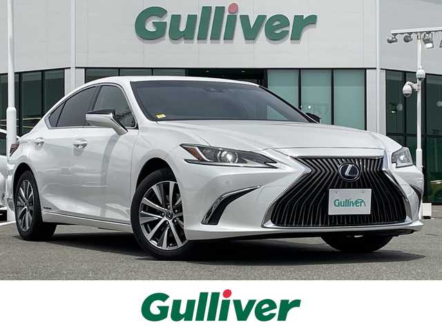 レクサス ＥＳ 300h 佐賀県 2020(令2)年 6.5万km ソニッククォーツ サンルーフ/レーダークルーズコントロール/プリクラッシュブレーキ/クリアランスソナー/ブラインドスポットモニター/リアクロストラフィックアラート/純正12.3インチナビ/・フルセグTV/CD/DVD/Bluetooth/バックカメラ/ビルトインETC2.0/電子パーキングブレーキ/レザーシート/D+N席パワーシート/D+N席シートヒーター・エアシート/ステアリングヒーター/ステアリングリモコン/純正17インチアルミホイール/純正LEDヘッドライト/ウィンカーミラー/プッシュスタート