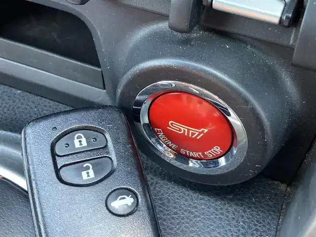 スバル ＢＲＺ プレミアムスポーツパッケージ 静岡県 2014(平26)年 6.8万km ライトニングレッド 社外メモリーナビ(AVIC-MRZ099W)/　AM　FM　CD　DVD　Bluetooth SD /フルセグTV/ETC/スマートキー×２/革巻きステアリング/シートヒーター/STi専用17インチアルミホイール/HIDオートヘッドライト/STiエアロ/６速MT/バックモニター/オレンジ＆ブラックレザーシート
