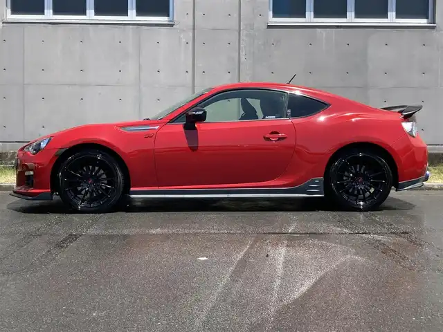 スバル ＢＲＺ プレミアムスポーツパッケージ 静岡県 2014(平26)年 6.8万km ライトニングレッド 社外メモリーナビ(AVIC-MRZ099W)/　AM　FM　CD　DVD　Bluetooth SD /フルセグTV/ETC/スマートキー×２/革巻きステアリング/シートヒーター/STi専用17インチアルミホイール/HIDオートヘッドライト/STiエアロ/６速MT/バックモニター/オレンジ＆ブラックレザーシート