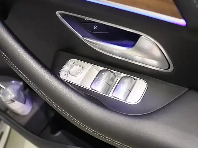 メルセデス・ベンツ ＧＬＳ４００ｄ 4マチック 静岡県 2022(令4)年 3万km ダイヤモンドホワイト 純正ナビ/フルセグTV/黒革シート/Apple Car Play/サンルーフ/HUD/ACC/360°カメラ/ウッドパネル/ブルメスターサウンド/前後ドライブレコーダー/シートヒーター/ベンチレーション